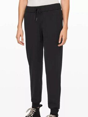 Lululemon On the Fly Jogger Size 4